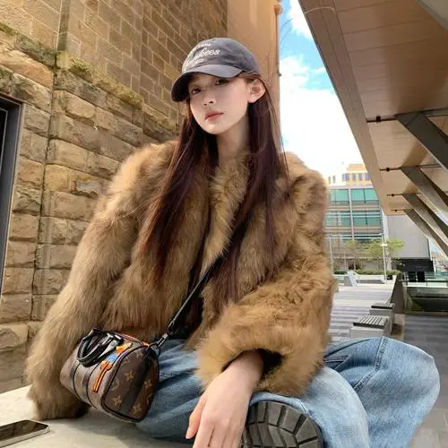 穿皮草配什么发型