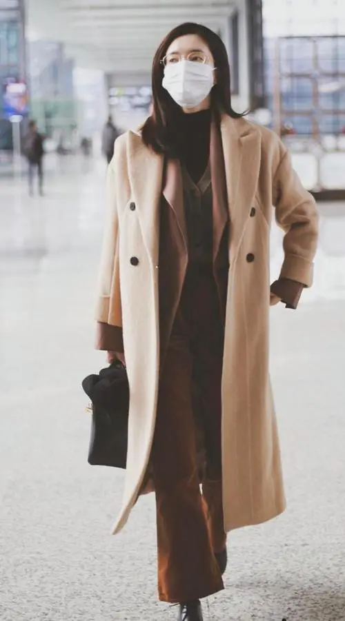 卡其色配什么颜色好