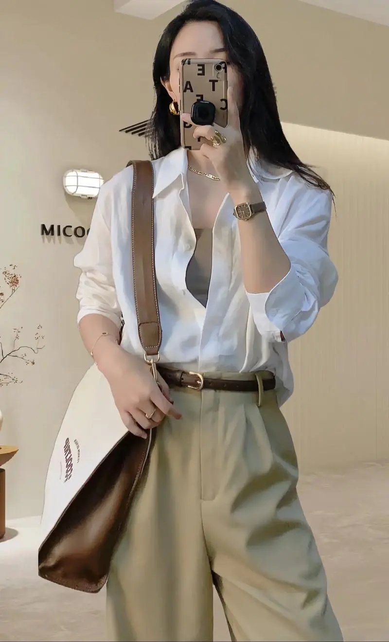 女人白色衬衣怎么搭配图片