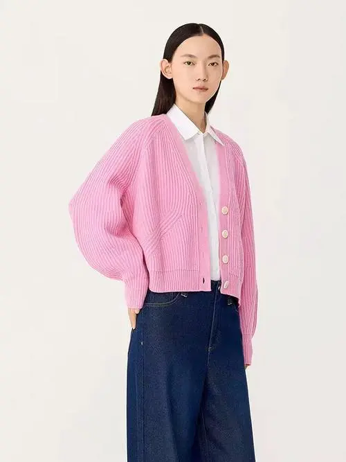 粉色针织怎么搭配外衣