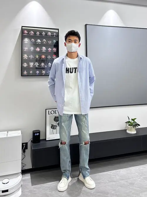 男士运动鞋配什么裤子