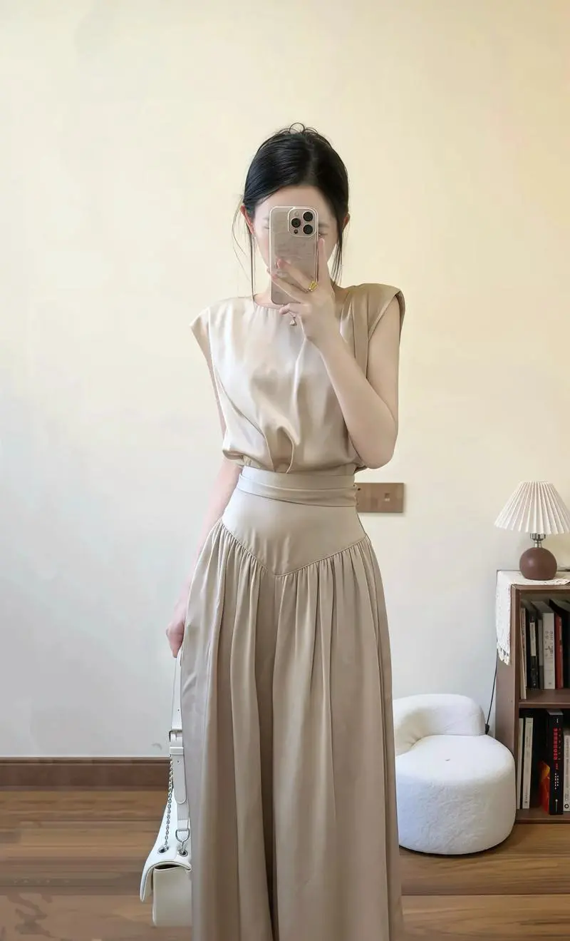 香槟颜色裤子怎么搭配