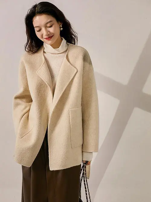 短大衣女羊毛大衣怎么搭配