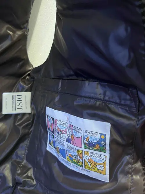 黑色羽绒马甲怎么搭配男生