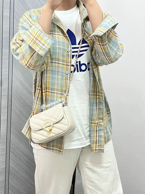 浅色的包怎么搭配