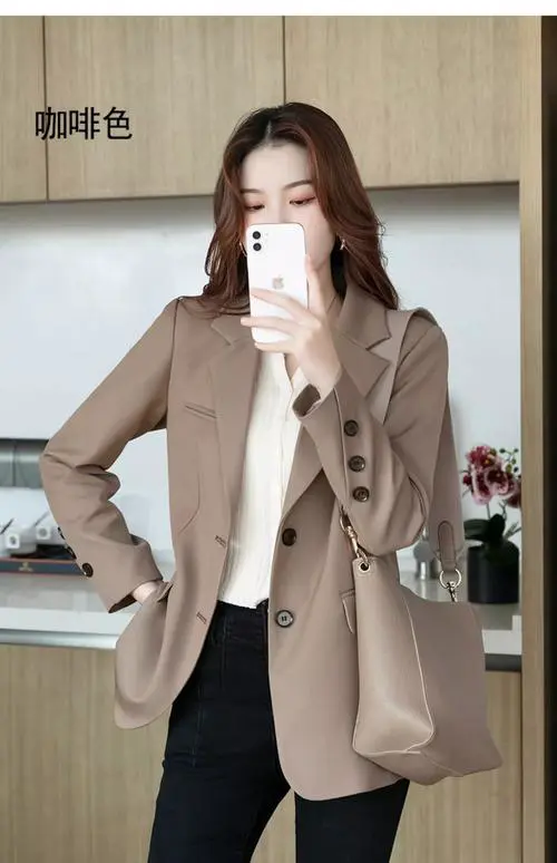 西服外套里面怎么搭配