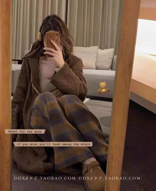 咖色长款毛衣怎么搭配衣服