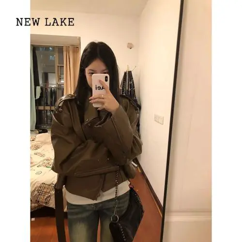 棕色短皮衣服怎么搭配图片欣赏