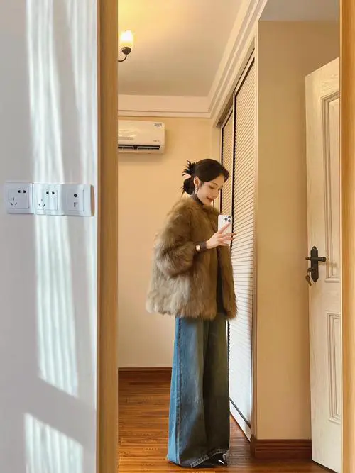 小款皮草怎么搭配