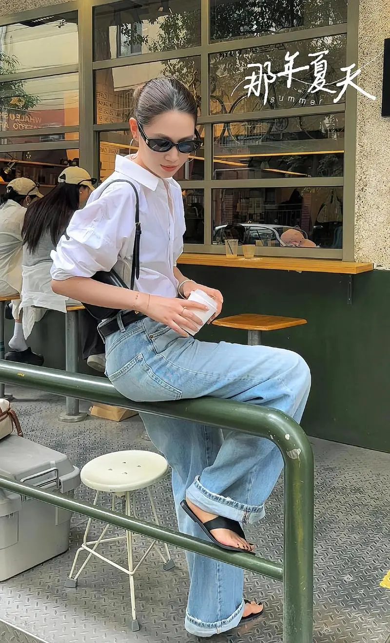 白色衣服里面怎么搭配图片欣赏