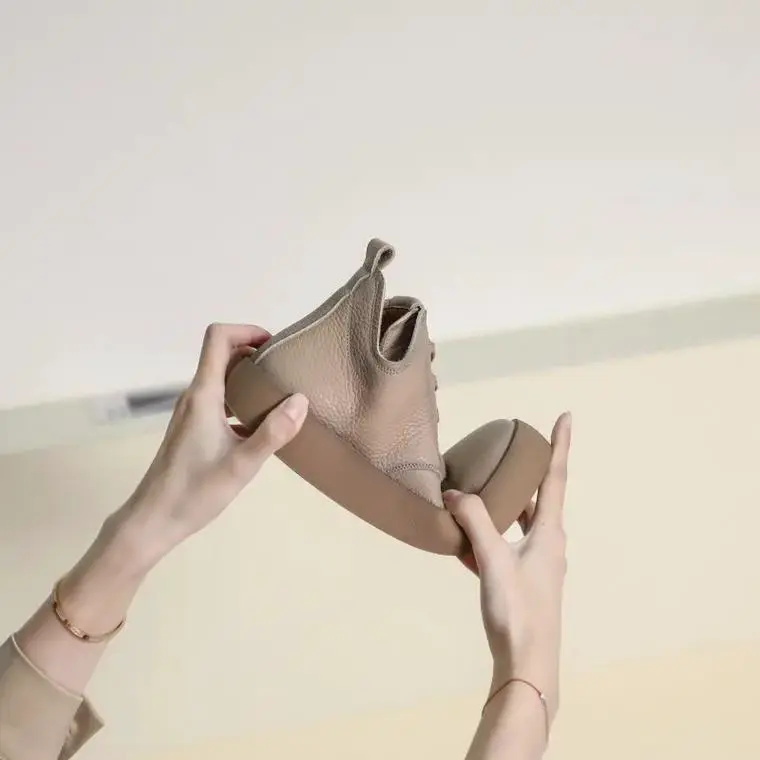 怎么搭配平跟系带靴