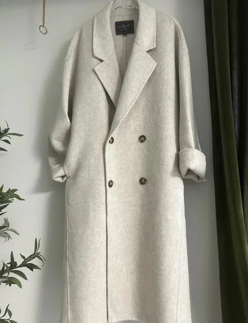 羊毛大衣什么颜色好看