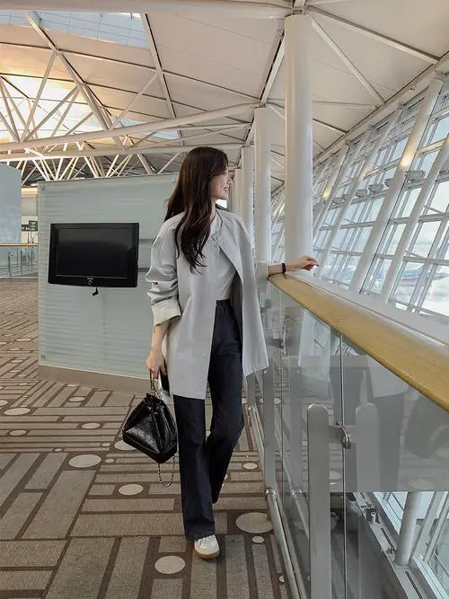 圆领h型大衣怎么搭配