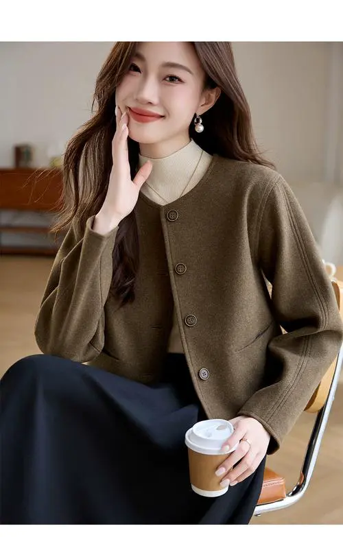 呢子短外套怎么搭配