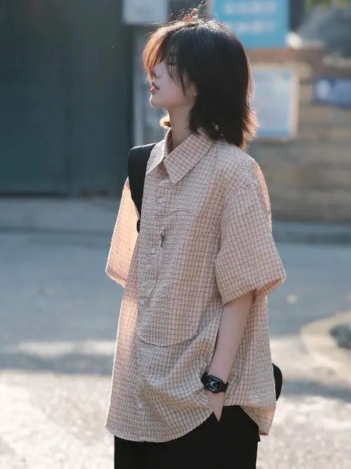 短发型怎么搭配衣服好看图片女生图片欣赏