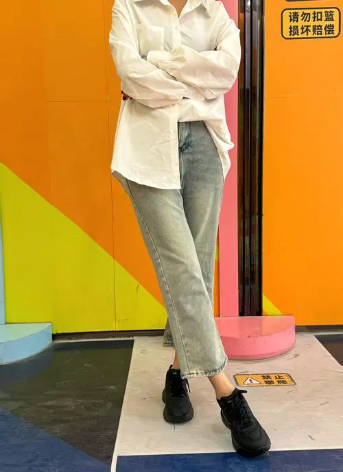 运动鞋冬天怎么搭配衣服女