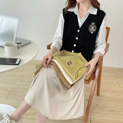 针织套头开衫马甲怎么搭配什么裤子好看