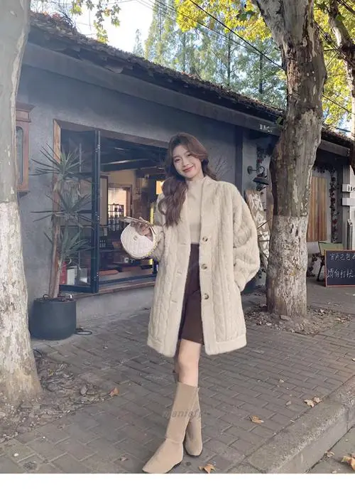 女款皮草中长外套怎么搭配什么裤子好看吗