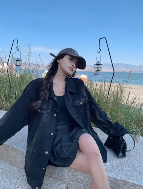 黑工装上衣怎么搭配