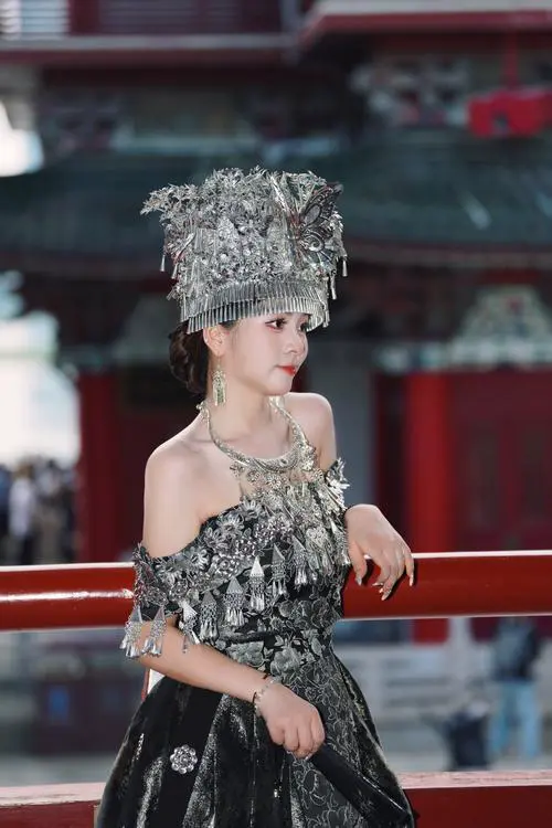 民族风格服装适合你怎么搭配