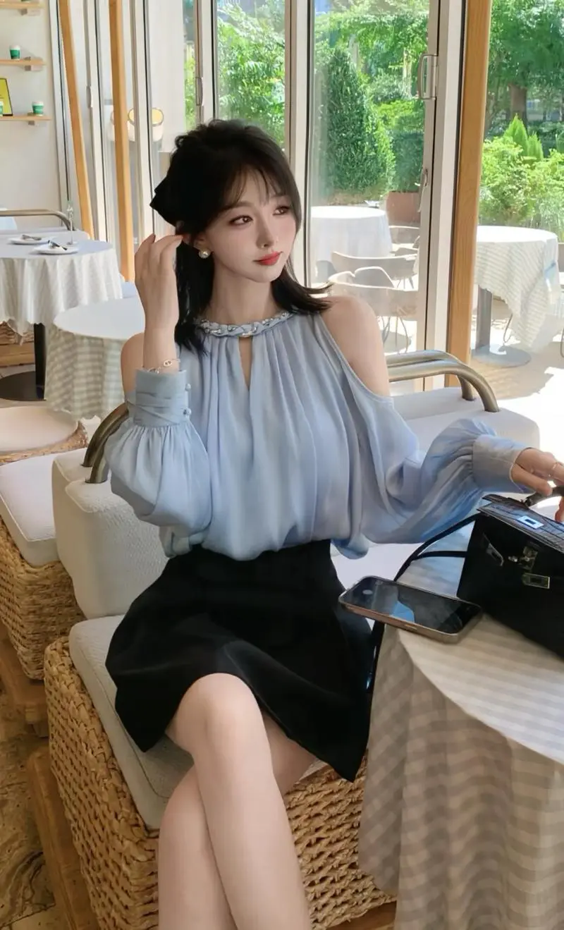 宽松露肩上衣怎么搭配什么外套