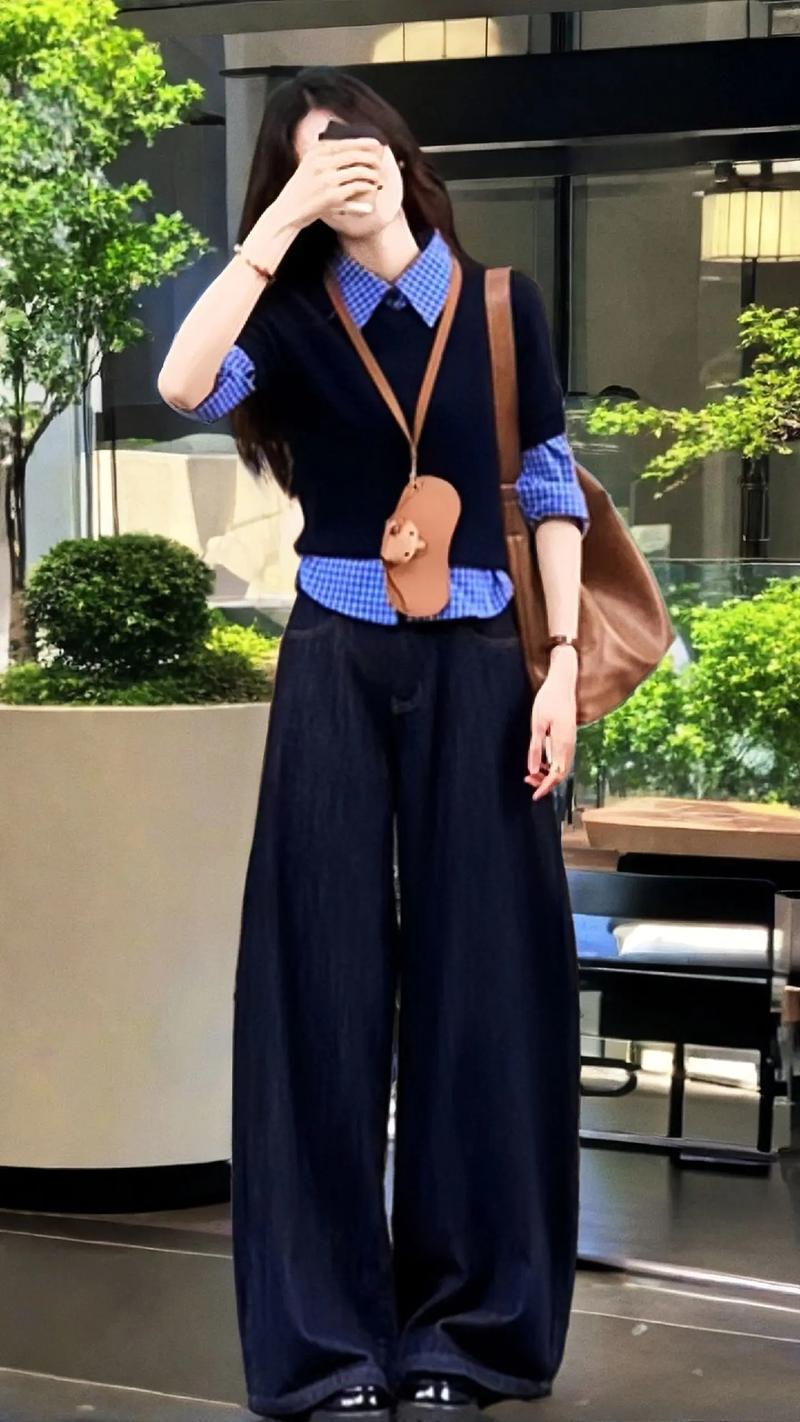 女士衬衣毛衣怎么搭配裤子