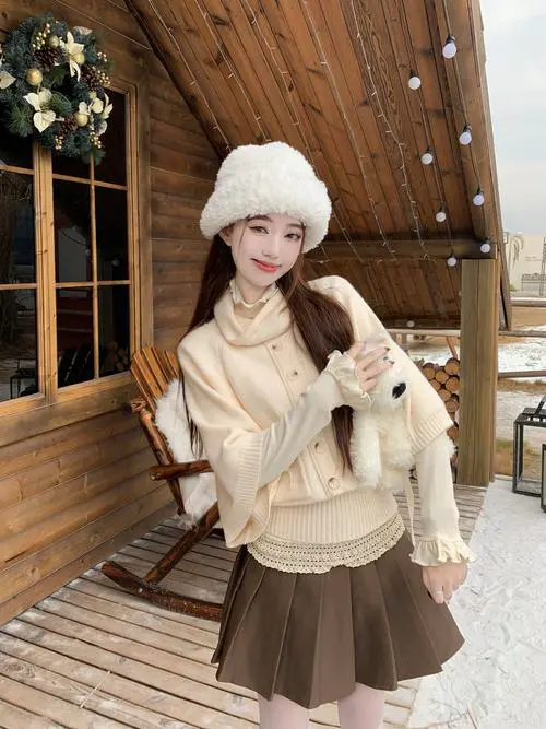 米色套头短袖毛衣怎么搭配