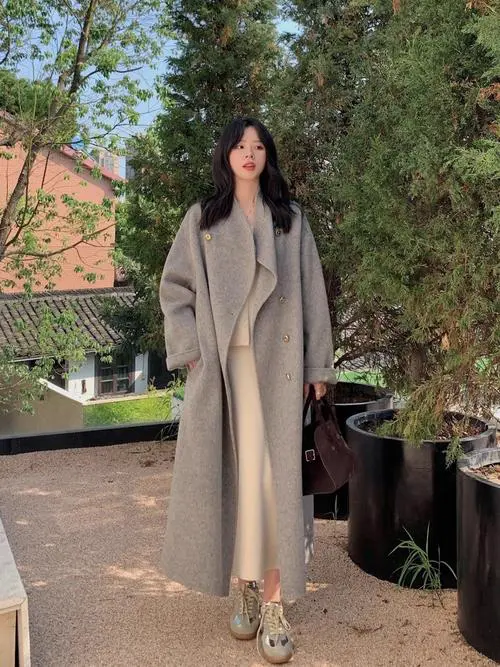 圆无领大衣怎么搭配