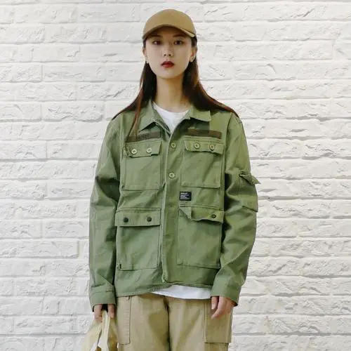 军绿色双面呢大衣外套怎么搭配