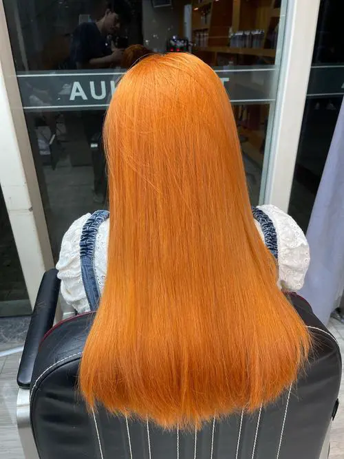 染了橙色头发怎么搭配衣服好看图片