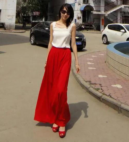 红色的女皮鞋怎么搭配什么裤子