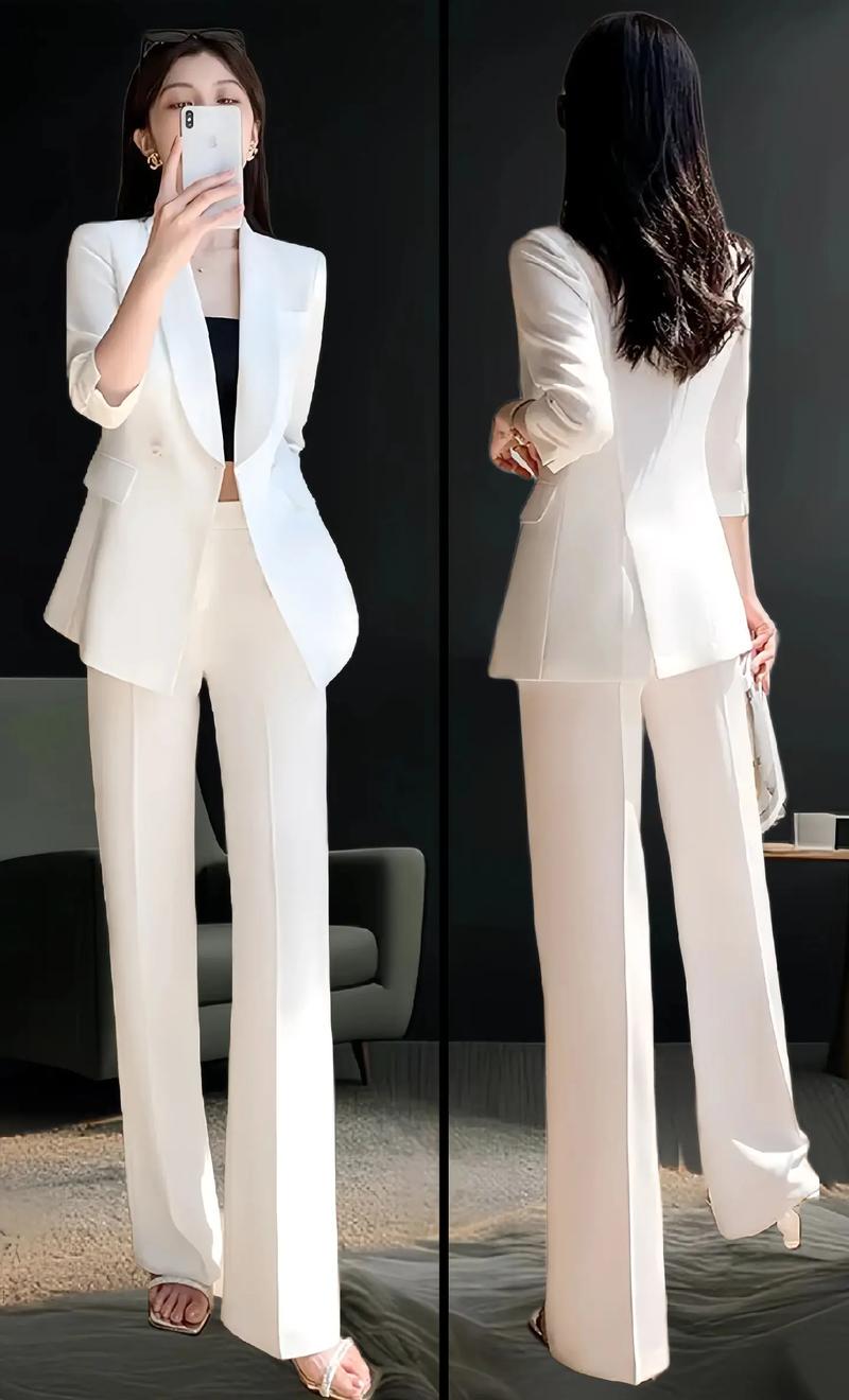 西装打底该怎么搭配衣服