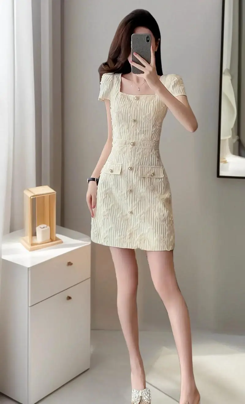 夏天连衣裙短了怎么搭配衣服图片欣赏