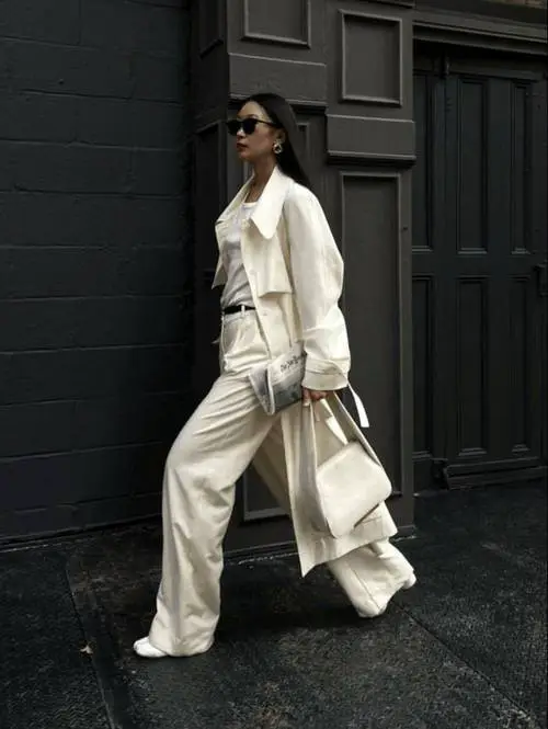 黑色长打底白色外套怎么搭配什么裤子好看图片欣赏