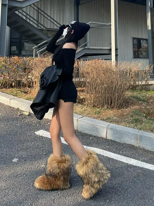 毛毛靴怎么搭配衣服图片大全