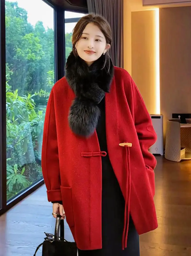 红色呢大衣衣怎么搭配什么裤子好看图片大全