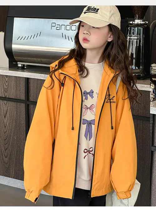 宝宝黄风衣怎么搭配