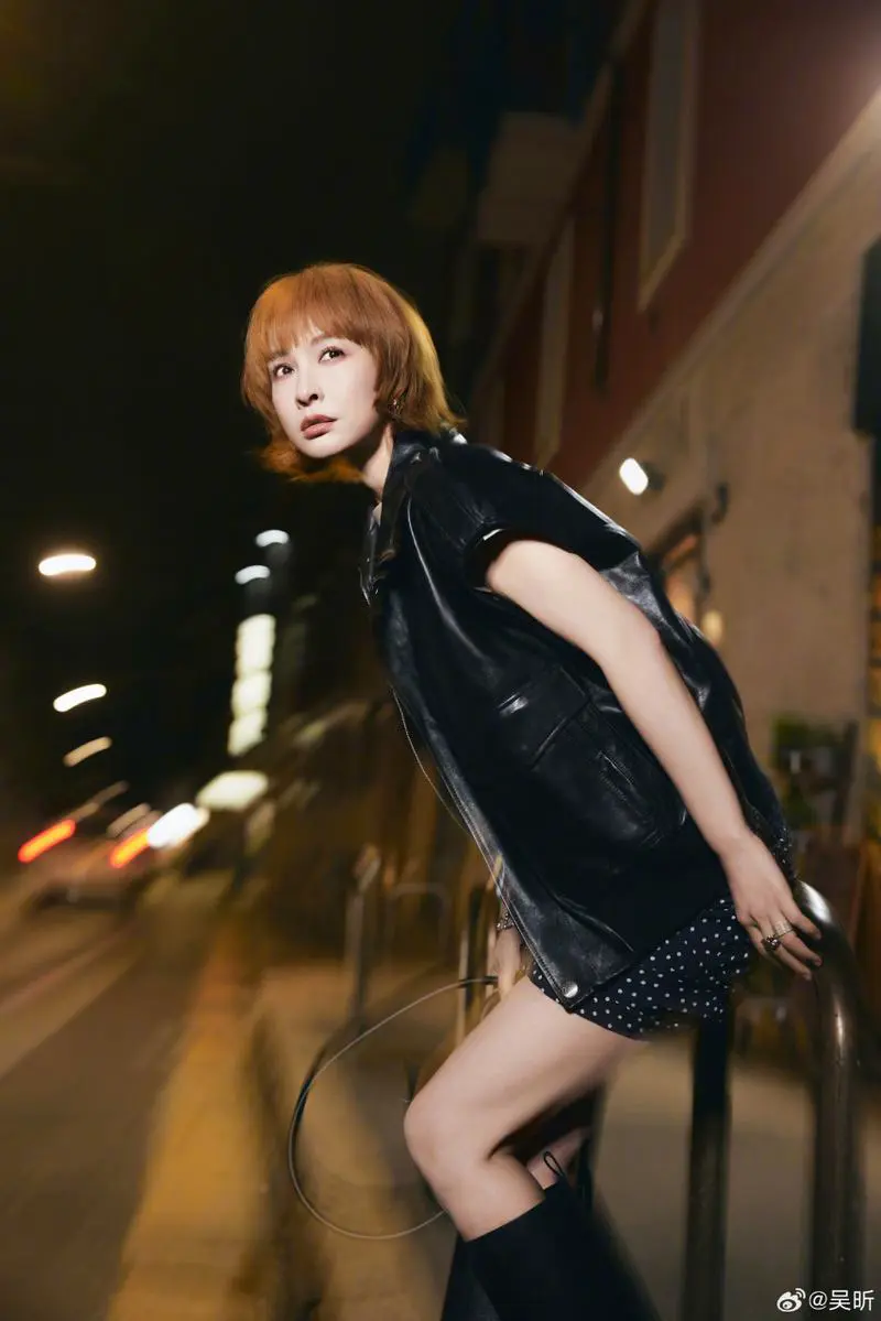 短发怎么搭配长筒靴