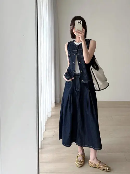 短款牛仔马甲怎么搭配衣服好看图片欣赏