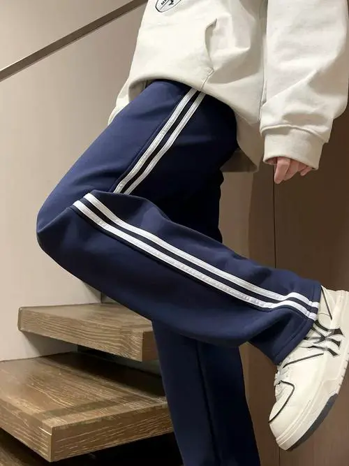 校服裤怎么搭配