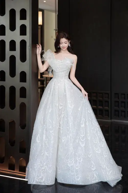 白礼服怎么搭配图片大全