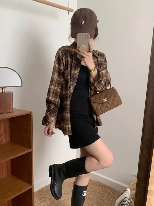 修身格子外套怎么搭配好看