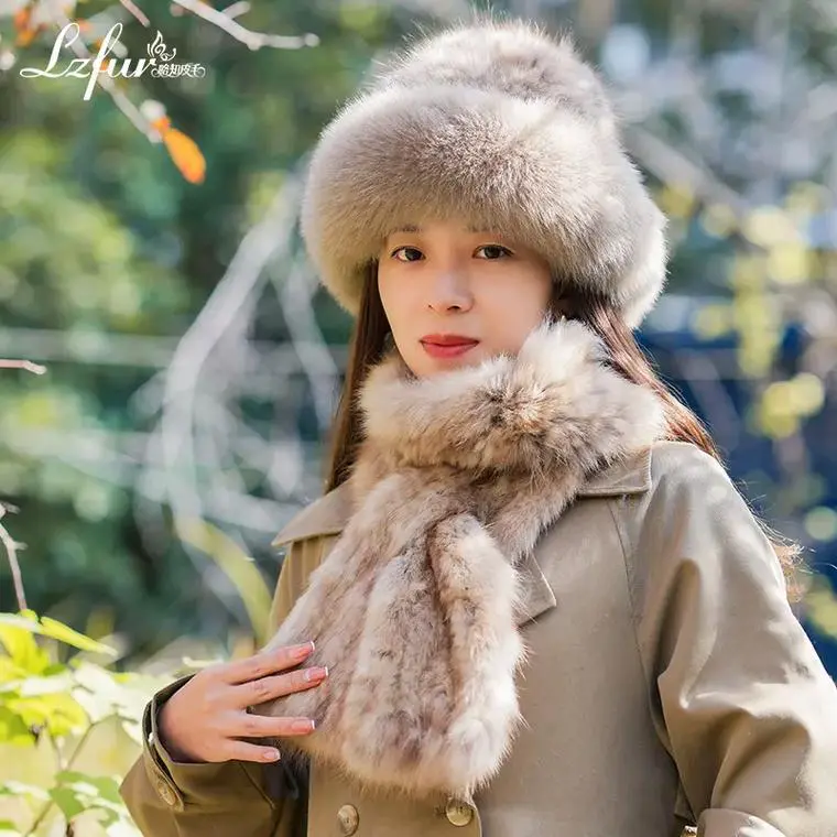 翻领貂皮怎么搭配丝巾