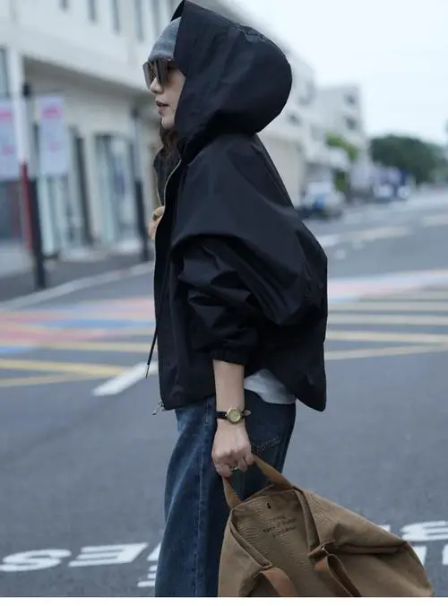 蝙蝠外套怎么搭配裤子