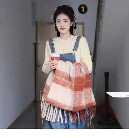 豆沙色围巾怎么搭配