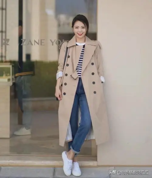 牛仔风衣搭配什么裤子