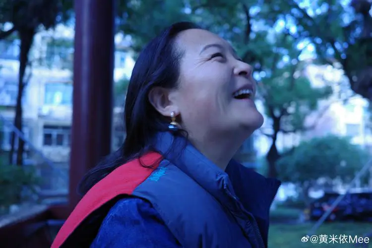 洗面奶摸脸了怎么办