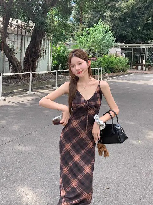 连衣网裙怎么搭配衣服图片