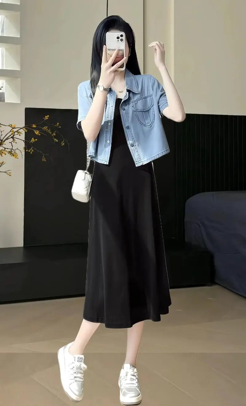 吊带背带裙怎么搭配外套好看