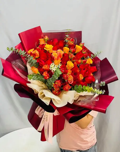 红玫瑰怎么搭配